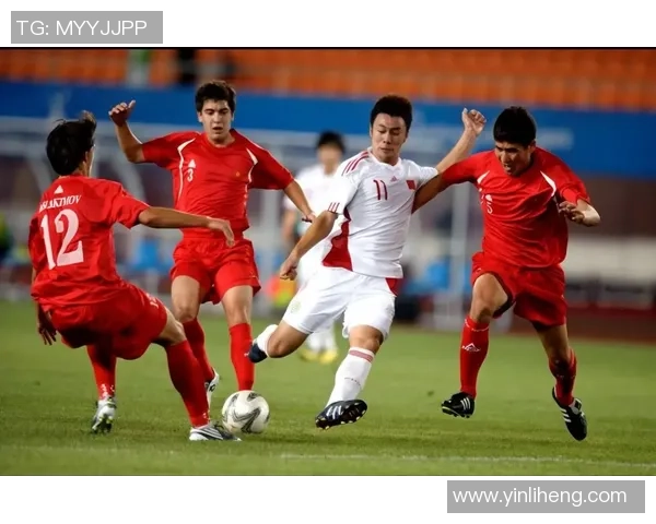 捷克足球队队长斯科达的领袖风范与球队的辉煌历程探讨