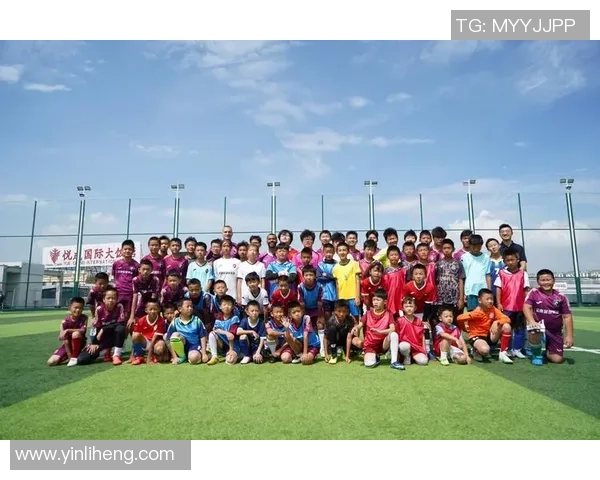 足球与英语的完美结合助力青少年全面发展与国际交流